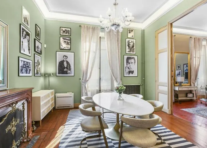 Festival R1 招待所